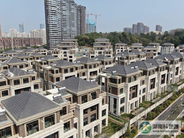 長沙浪琴山花園二期項目太陽能熱水器工程