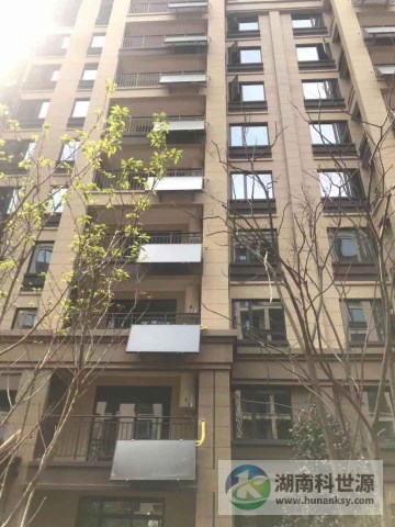 陽臺壁掛太陽能熱水器