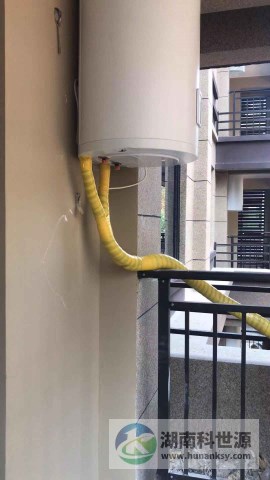 陽臺壁掛太陽能熱水器