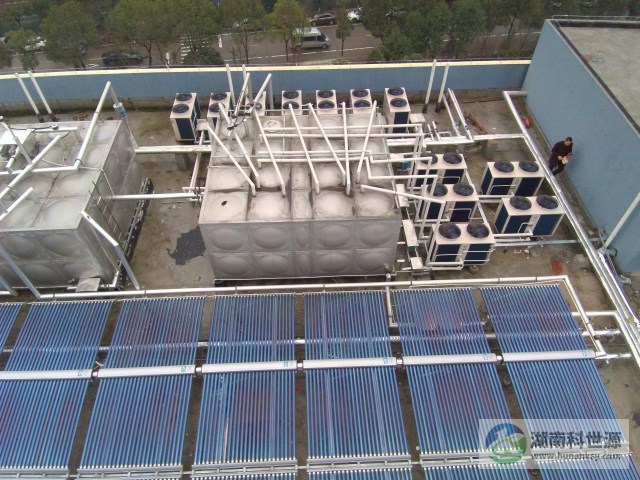 學(xué)校屋頂太陽能熱水工程
